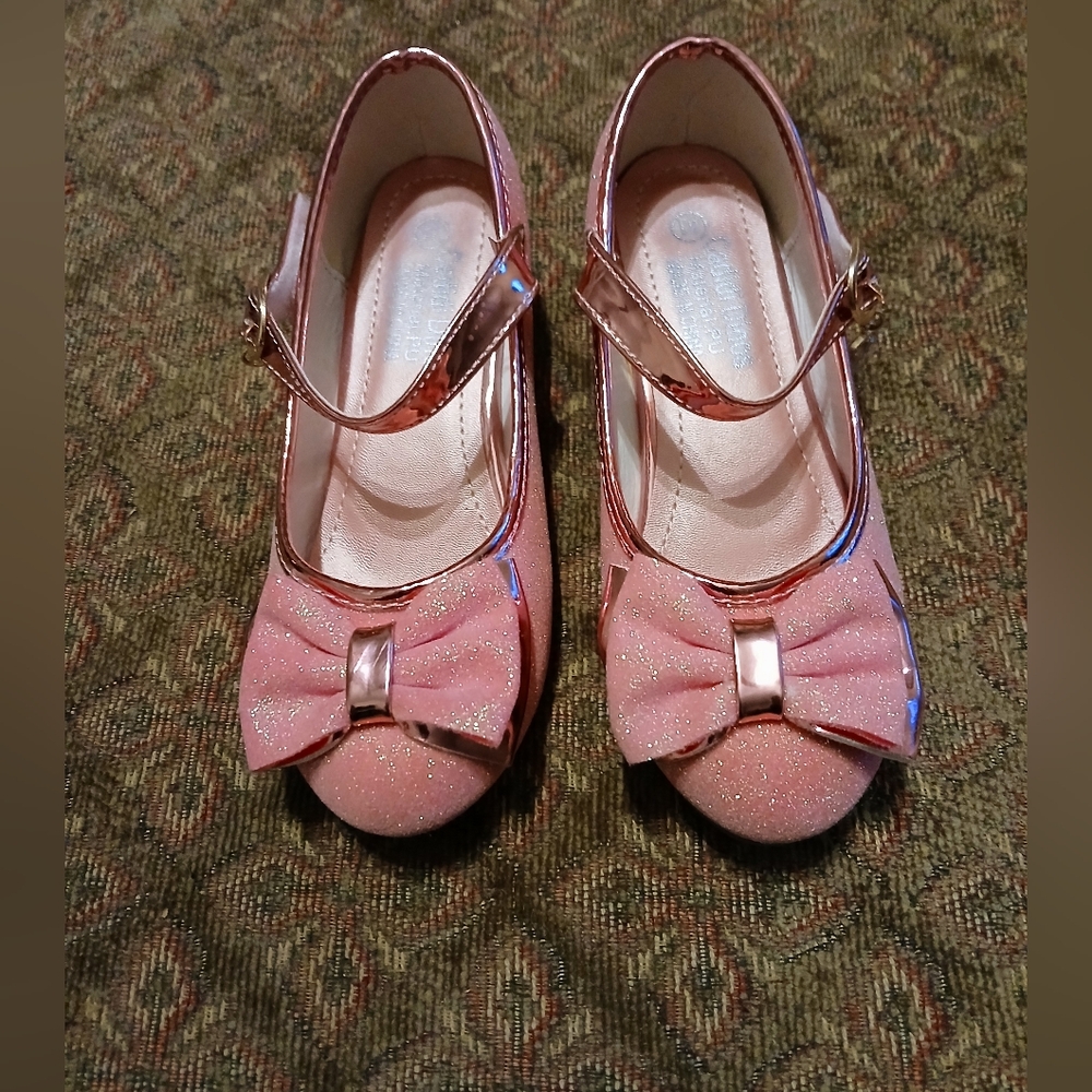 Cadidi Dinos Girls Dress Shoes,  Size 31.